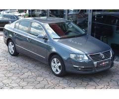 Volkswagen Passat 1.4 TSi 110 kw DSG Highline - 40