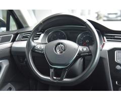 Volkswagen Passat 2.0 TDi 110 kw Highline - 25