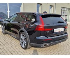 Volvo V60 2.0 B5 AWD Cross Country,1Maj - 8