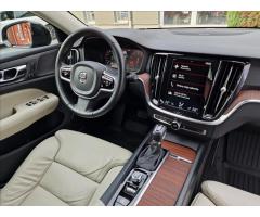 Volvo V60 2.0 B5 AWD Cross Country,1Maj - 38