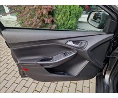 Ford Focus 1.5 TDCI Titanium,ČR,1.Maj. - 34