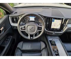 Volvo XC60 2.0 B4 AWD R-Design,ČR,1.Maj. - 12