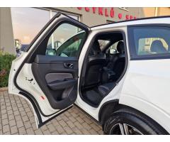 Volvo XC60 2.0 B4 AWD R-Design,ČR,1.Maj. - 18