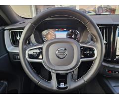 Volvo XC60 2.0 B4 AWD R-Design,ČR,1.Maj. - 21