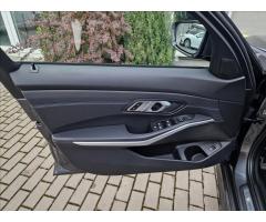 BMW Řada 3 320d xDrive M Sport,ČR,1.Maj. - 37