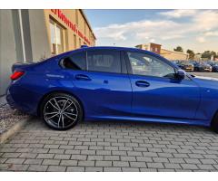 BMW Řada 3 320d xDrive M Sport,ČR,1.Maj. - 42