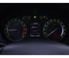 Škoda Octavia 2,0 TDI 125kW RS Xenon Aut.klima - 17