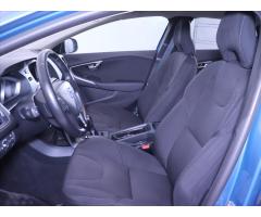 Volvo V40 2,0 D3 110kW Navi Aut.klima - 21