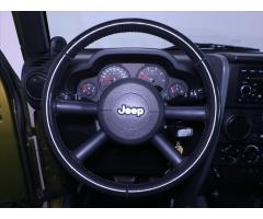 Jeep Wrangler 2,8 CRD Unlimited Sport Aut CZ - 17