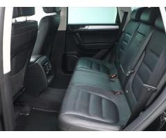 Volkswagen Touareg 3,0 TDI V6 193kW Aut. CZ DPH - 18