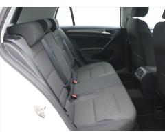 Volkswagen Golf 1,5 TSI 96kW Comfort 1.Maj CZ - 15