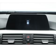 BMW Řada 3 2,0 320d xDrive Aut. LED DPH - 28
