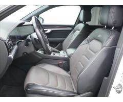 Volkswagen Touareg 4,0 V8 TDI R-Line Black DPH - 22