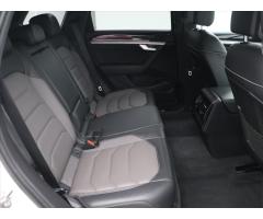 Volkswagen Touareg 4,0 V8 TDI R-Line Black DPH - 25