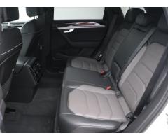 Volkswagen Touareg 4,0 V8 TDI R-Line Black DPH - 26