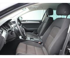 Volkswagen Passat 1,4 TSI 110kW Comfortline Navi - 12