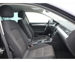 Volkswagen Passat 1,4 TSI 110kW Comfortline Navi - 14