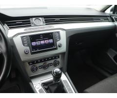 Volkswagen Passat 1,4 TSI 110kW Comfortline Navi - 24