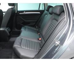 Volkswagen Passat 2,0 TDI 140kW DSG Virtual Panorama - 16