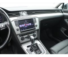 Volkswagen Passat 2,0 TDI 140kW DSG Virtual Panorama - 27