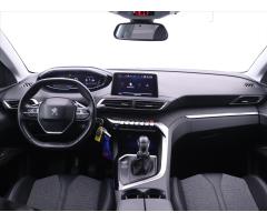 Peugeot 3008 1,2 PureTech 96kW CZ ALLURE - 28