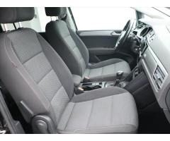 Volkswagen Touran 2,0 TDI Comfort DSG Navi ACC - 13