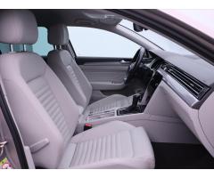 Volkswagen Passat 2,0 TDI 140kW DSG R-Line ACC - 15