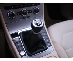 Volkswagen Passat 2,0 TDI 125kW Xenon Navi - 30