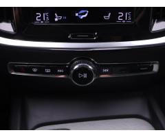 Volvo V60 2,0 B5 CC AWD Aut. CZ 1Maj DPH - 31