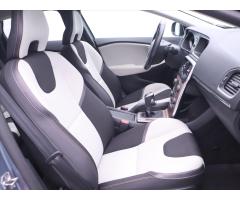 Volvo V40 2,0 D2 88kW Cross Country Navi - 14