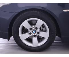 BMW Řada 5 3,0 525d 145kW Kůže Aut. Klima - 31