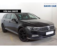 Volkswagen Golf Variant R-Line mHEV DSG Zlevněno o 16 000 Kč