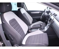 Volkswagen Passat 2,0 TDI 125kW R-Line Xenon - 14