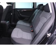 Volkswagen Passat 2,0 TDI 103kW Navi Panorama - 16