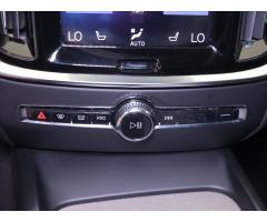 Volvo V60 2,0 D4 Inscription CZ 1Maj DPH - 28