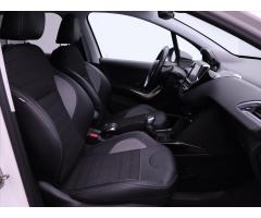 Peugeot 2008 1,2 PureTech 81kW Allure CZ - 14