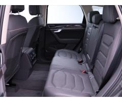 Volkswagen Touareg 3,0 TDI R-Line 4M 1.Maj. DPH - 18