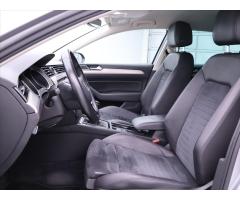 Volkswagen Passat 2,0 TDI R-line CZ 1.Maj.l DPH - 13