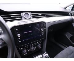 Volkswagen Passat 2,0 TDI R-line CZ 1.Maj.l DPH - 25