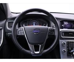 Volvo V60 2,0 D3 Drive-E Momentum CZ - 19