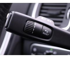 Volvo V60 2,0 D3 Drive-E Momentum CZ - 21