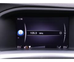 Volvo V60 2,0 D3 Drive-E Momentum CZ - 24