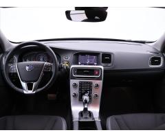 Volvo V60 2,0 D3 Drive-E Momentum CZ - 29