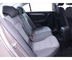 Volkswagen Passat 1,4 TSi 90kW Comfortline 1.Maj - 15