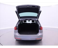 Volkswagen Passat 2,0 TDI DSG Highline ACC DPH - 9