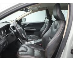 Volvo XC60 2,4 D4 AWD Automat Momentum - 11