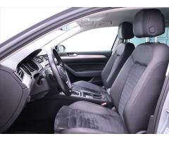 Volkswagen Passat 2,0 TDI DSG Highline ACC DPH - 13