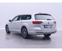 Volkswagen Passat 2,0 TDI DSG Highline LED Kůže - 5