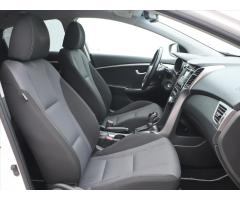 Hyundai i30 1,6 GDI 99kW Aut. CZ Trikolor - 11