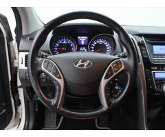 Hyundai i30 1,6 GDI 99kW Aut. CZ Trikolor - 15